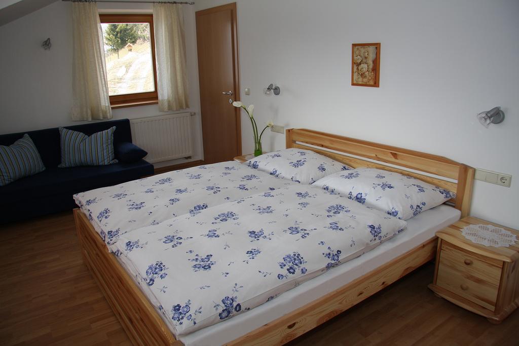 Apartamento Steinerhof Dobbiaco Habitación foto